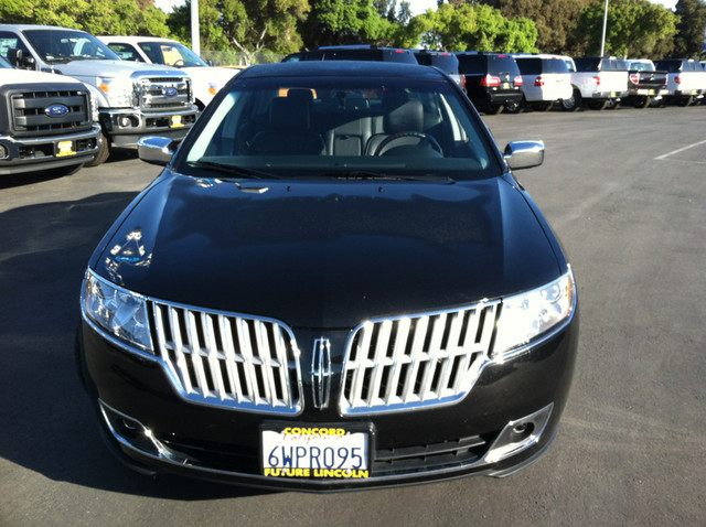 Lincoln MKZ 2012 photo 2