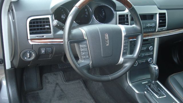 Lincoln MKZ 2012 photo 2