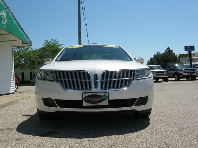 Lincoln MKZ 2012 photo 2