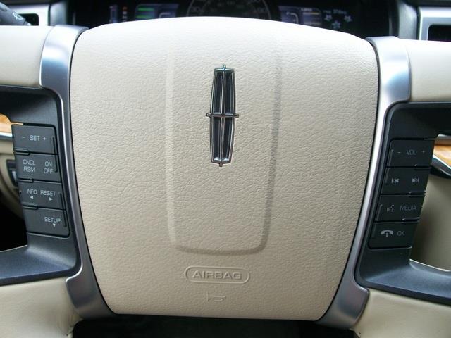 Lincoln MKZ 2012 photo 2