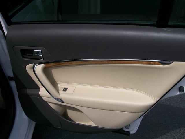 Lincoln MKZ 2012 photo 24