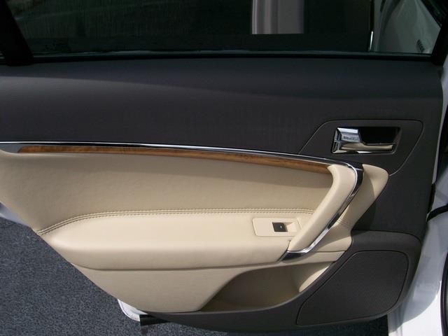 Lincoln MKZ 2012 photo 32