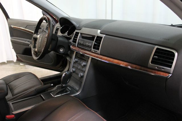 Lincoln MKZ 2012 photo 10