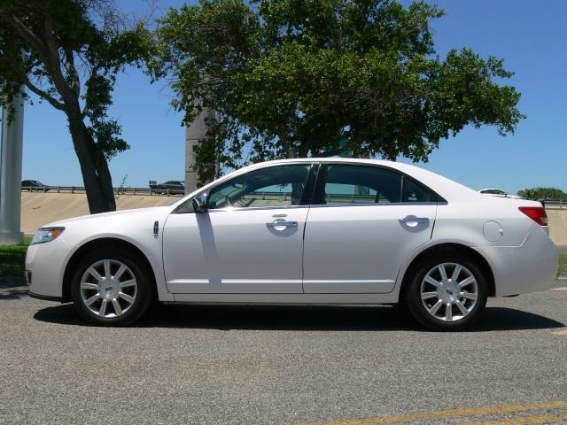 Lincoln MKZ 2012 photo 16