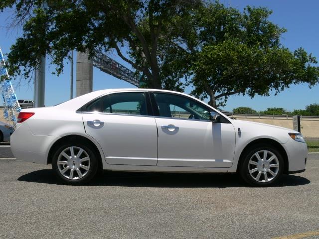 Lincoln MKZ 2012 photo 19