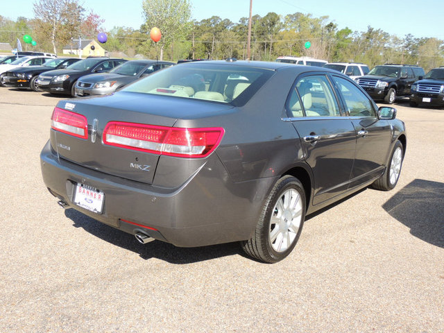 Lincoln MKZ Base Unspecified