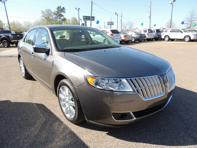 Lincoln MKZ 2012 photo 2