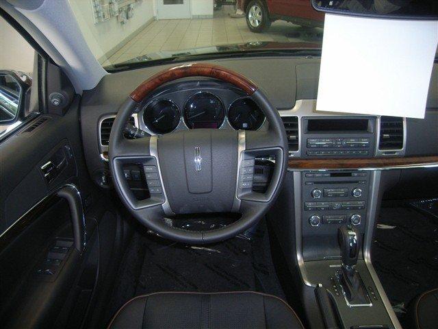 Lincoln MKZ 2012 photo 2