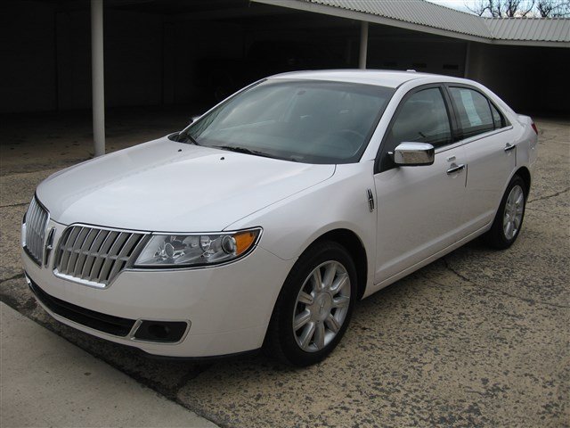 Lincoln MKZ Base Unspecified