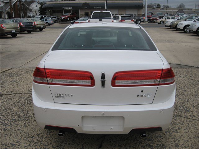 Lincoln MKZ 2012 photo 2