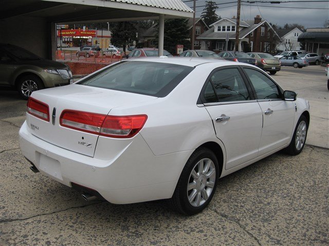 Lincoln MKZ 2012 photo 3