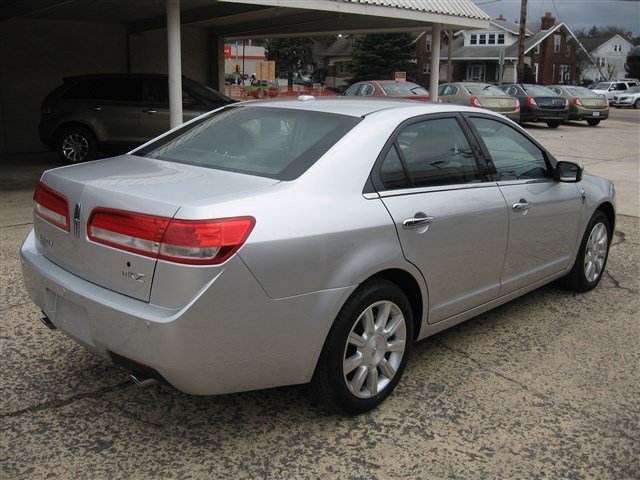 Lincoln MKZ 2012 photo 1