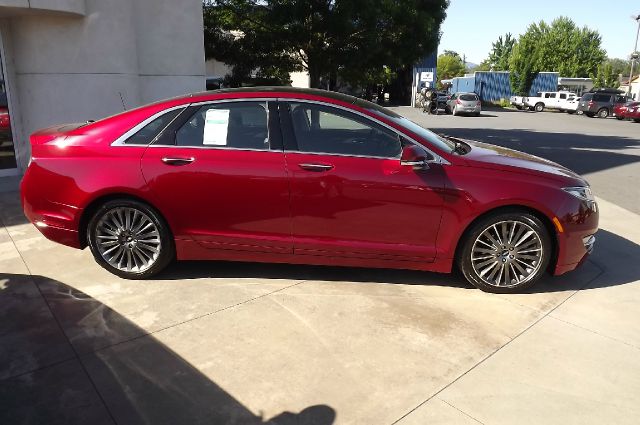 Lincoln MKZ 2013 photo 1