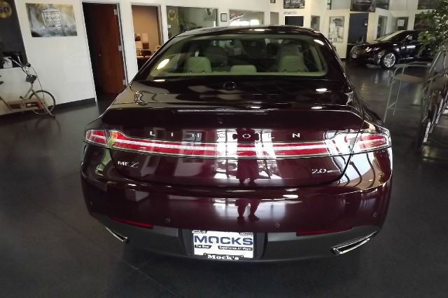 Lincoln MKZ 2013 photo 1