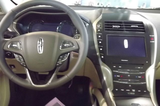 Lincoln MKZ 2013 photo 3