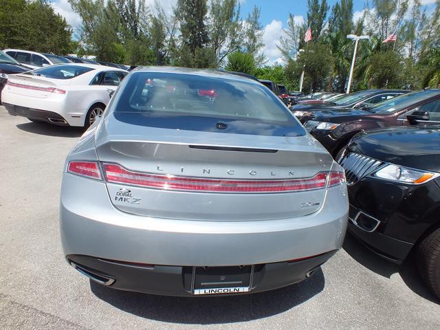 Lincoln MKZ 2013 photo 1