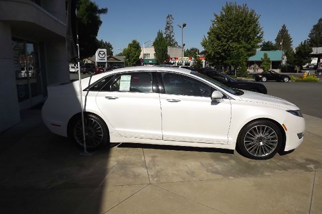 Lincoln MKZ 2013 photo 1