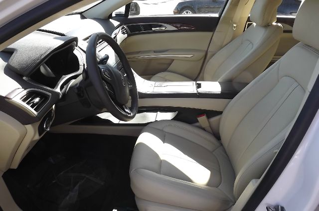 Lincoln MKZ 2013 photo 6