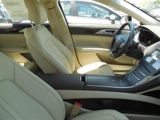 Lincoln MKZ 2013 photo 2