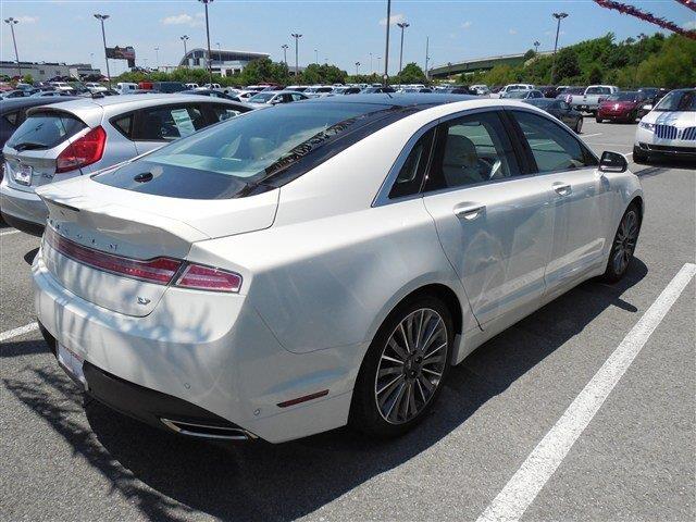 Lincoln MKZ 2013 photo 3