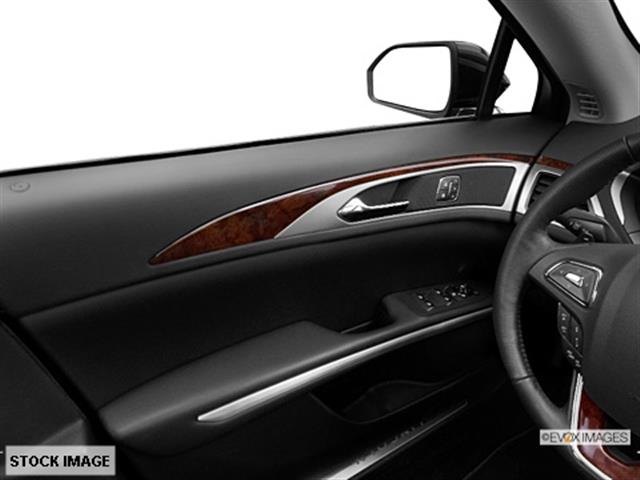 Lincoln MKZ 2013 photo 2