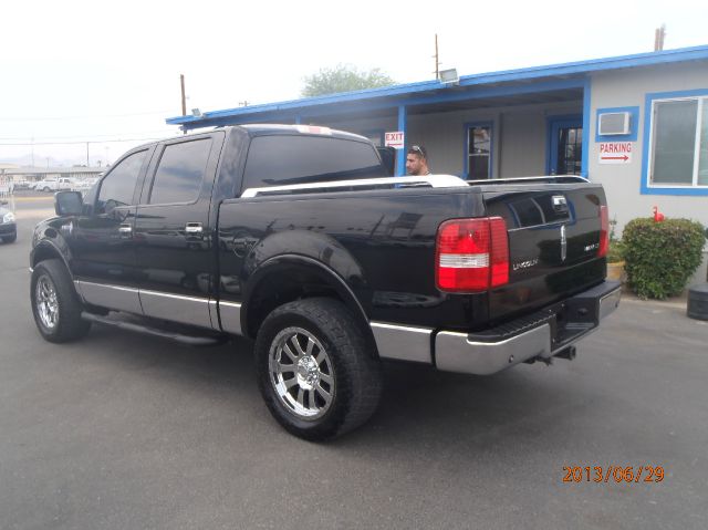 Lincoln Mark LT 2006 photo 2