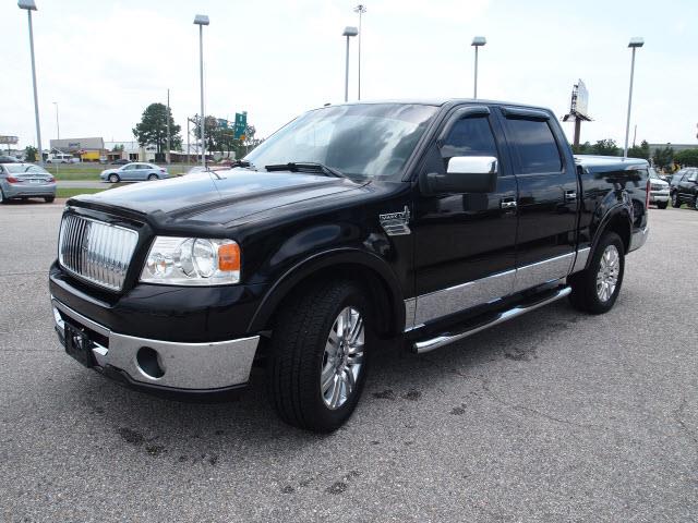 Lincoln Mark LT 2006 photo 2