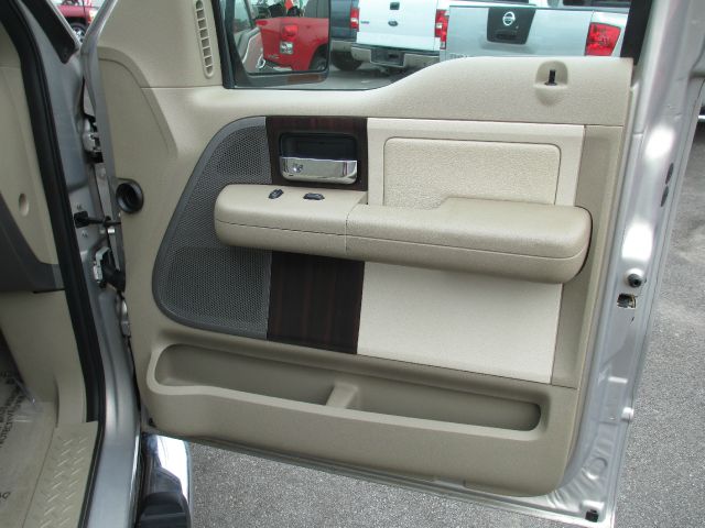 Lincoln Mark LT 2006 photo 11