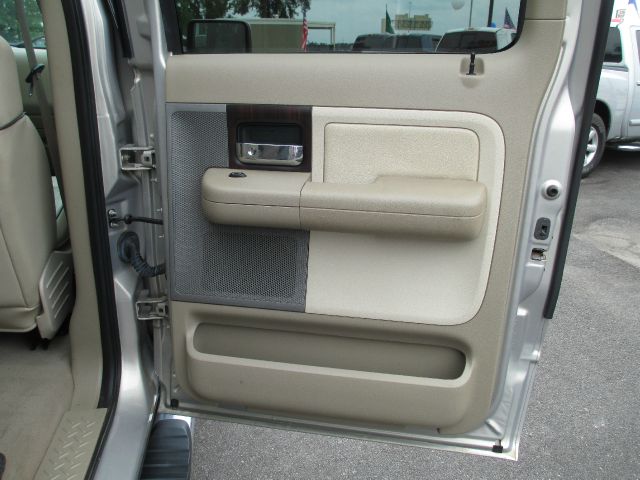 Lincoln Mark LT 2006 photo 13