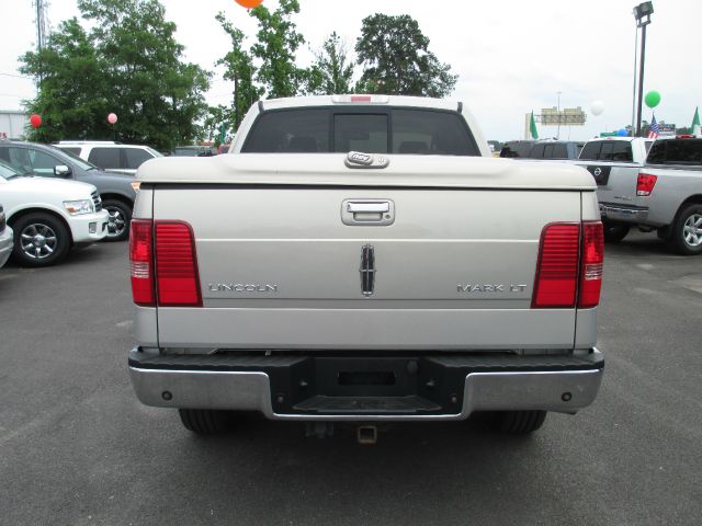 Lincoln Mark LT 2006 photo 3