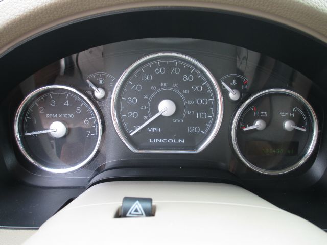 Lincoln Mark LT 2006 photo 8