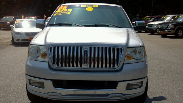 Lincoln Mark LT 2006 photo 11