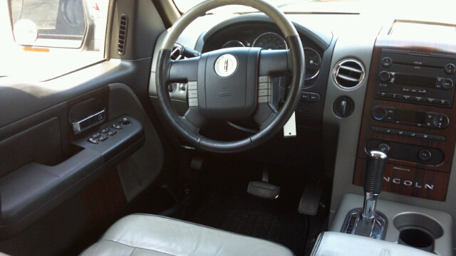 Lincoln Mark LT 2006 photo 16