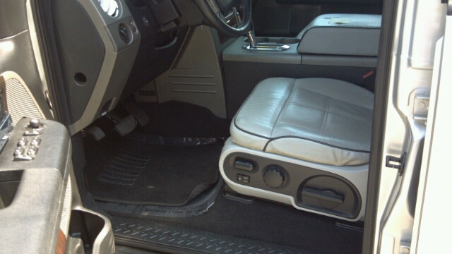 Lincoln Mark LT 2006 photo 17