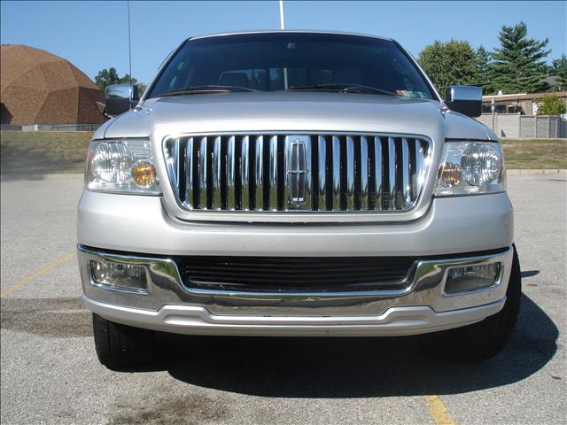 Lincoln Mark LT 2006 photo 3