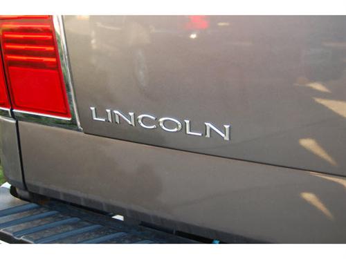 Lincoln Mark LT 2008 photo 3