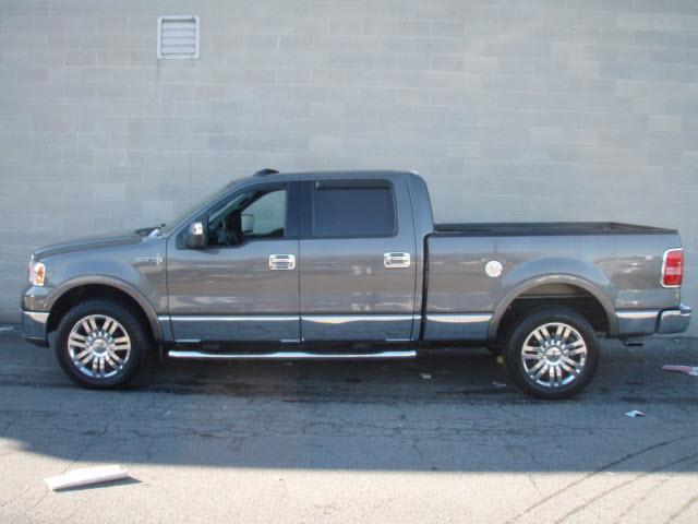 Lincoln Mark LT 2008 photo 1