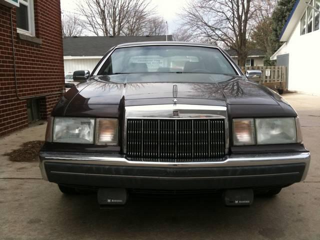 Lincoln Mark VII 1988 photo 1