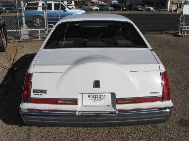 Lincoln Mark VII 1988 photo 2