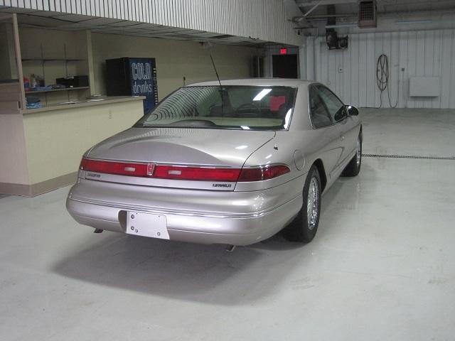 Lincoln Mark VIII 1994 photo 4