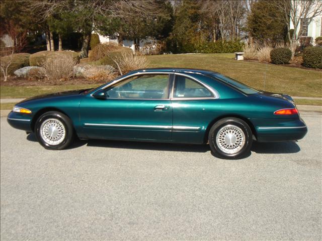 Lincoln Mark VIII 1994 photo 1