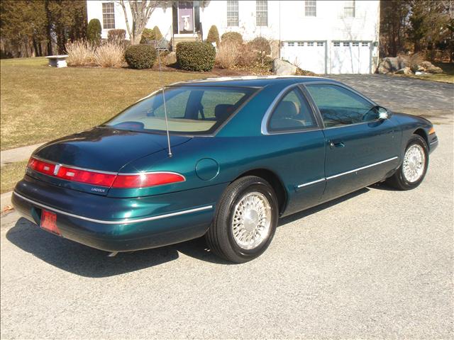 Lincoln Mark VIII 1994 photo 4