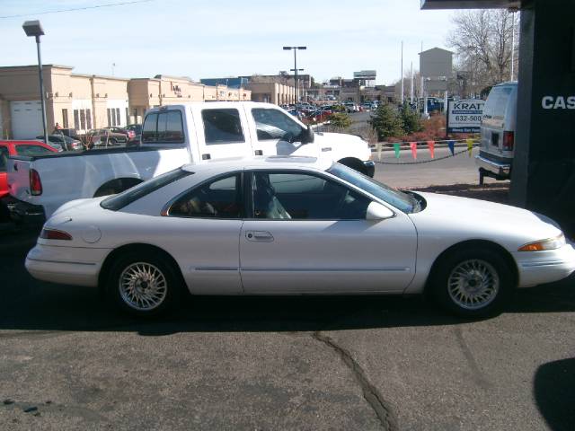 Lincoln Mark VIII 1994 photo 2