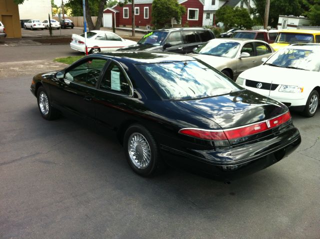 Lincoln Mark VIII 1994 photo 3