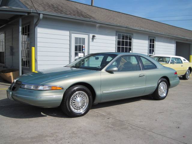 Lincoln Mark VIII 1994 photo 1