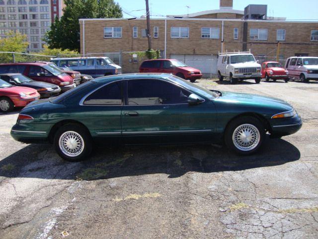 Lincoln Mark VIII 1994 photo 3