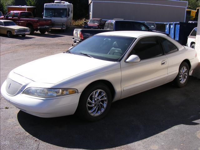 Lincoln Mark VIII AWD Sedan Coupe