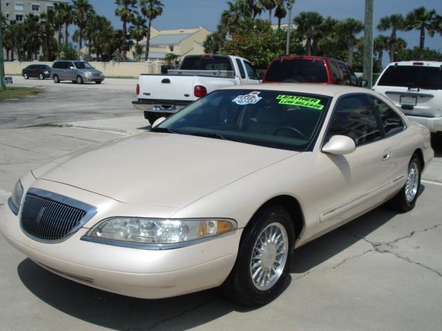 Lincoln Mark VIII 1998 photo 1