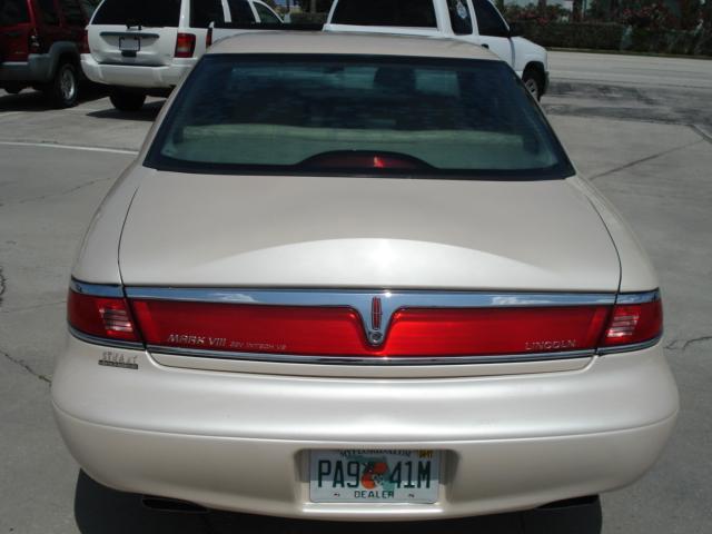 Lincoln Mark VIII 1998 photo 2