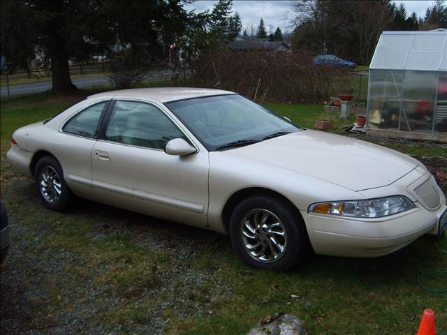 Lincoln Mark VIII 1998 photo 2